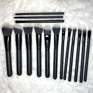 Matte Black Face & Eye Brush Set With Case